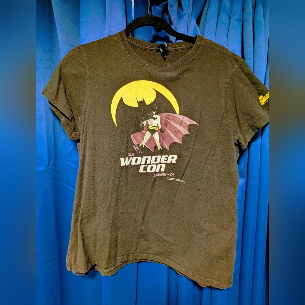 2019 WonderCon Women's Black Tee